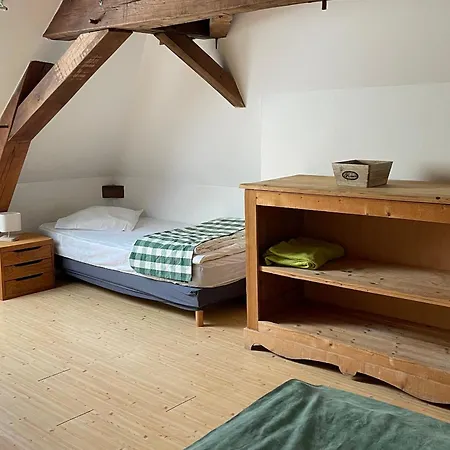 Hébergement de vacances Spacieuse Maison Au Bord De La Riviere, Proche Du Mans, Avec Equipements Modernes, Ideale Pour Familles - Fr-1-410-440