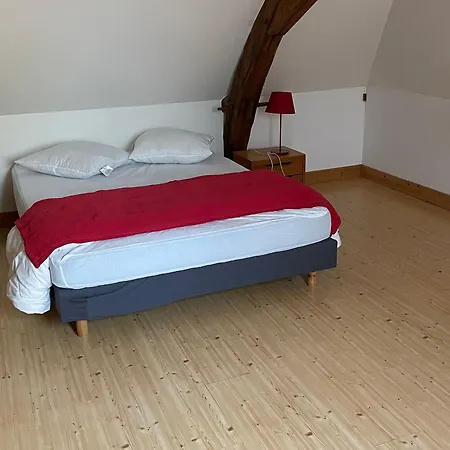 Hébergement de vacances Spacieuse Maison Au Bord De La Riviere, Proche Du Mans, Avec Equipements Modernes, Ideale Pour Familles - Fr-1-410-440 *