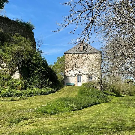 Spacieuse Maison Au Bord De La Riviere, Proche Du Mans, Avec Equipements Modernes, Ideale Pour Familles - Fr-1-410-440