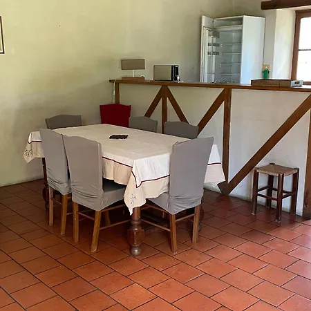 Hébergement de vacances Spacieuse Maison Au Bord De La Riviere, Proche Du Mans, Avec Equipements Modernes, Ideale Pour Familles - Fr-1-410-440