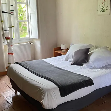 Spacieuse Maison Au Bord De La Riviere, Proche Du Mans, Avec Equipements Modernes, Ideale Pour Familles - Fr-1-410-440 Hébergement de vacances