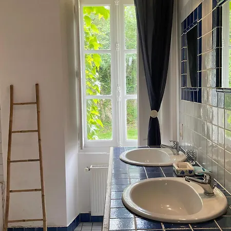 Spacieuse Maison Au Bord De La Riviere, Proche Du Mans, Avec Equipements Modernes, Ideale Pour Familles - Fr-1-410-440 Hébergement de vacances *