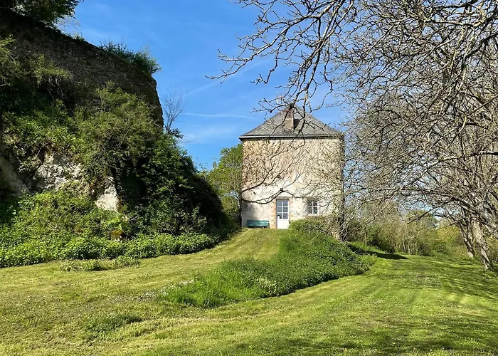 Spacieuse Maison Au Bord De La Riviere, Proche Du Mans, Avec Equipements Modernes, Ideale Pour Familles - Fr-1-410-440